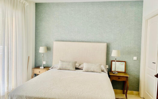 Luxuriöses Apartment mit Marina-Blick in Puerto Banús, Marbella