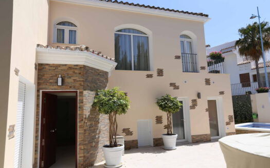 Atemberaubende Villa in San Pedro – Exklusives Wohnen an der Costa del Sol