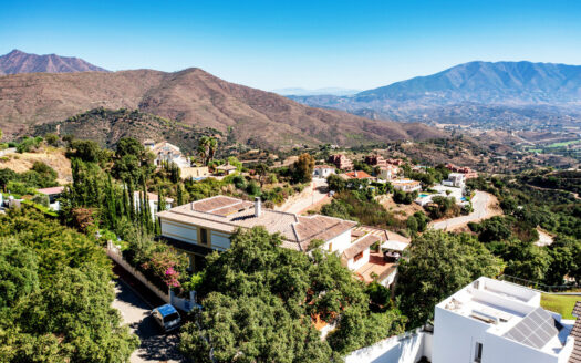 Außergewöhnliche Villa in La Mairena mit Meerblick