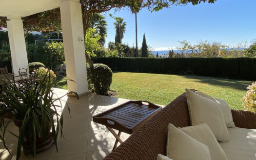 Elegante Villa mit atemberaubendem Meerblick in Marbella