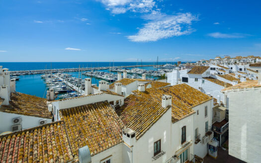 Moderne Wohnung mit Panoramablick in Marbella – Puerto Banús