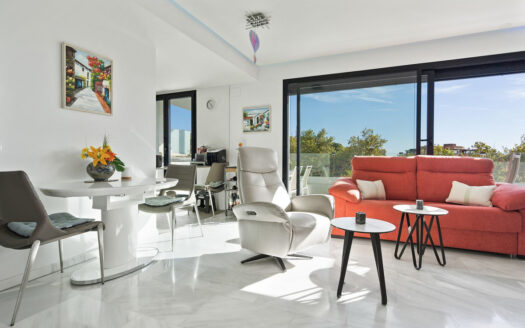 Elegantes Penthouse in Marbella mit spektakulärer Terrasse