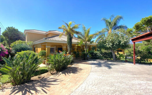 Elegante Villa in Marbella zwischen El Rosario und Elviria