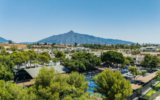 Elegante Penthouse-Wohnung mit Panoramablick in Marbella