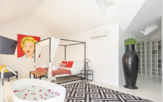 Exklusives Duplex-Apartment in Nagüeles mit Meerblick
