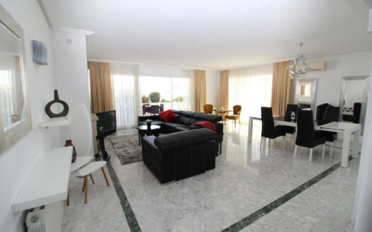 Elegantes Penthouse mit Meerblick in Puerto Banus, Costa del Sol
