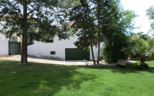 Andalusische Villa mit Pool und Tennisplatz in Estepona