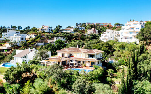Außergewöhnliche Villa in La Mairena mit Meerblick
