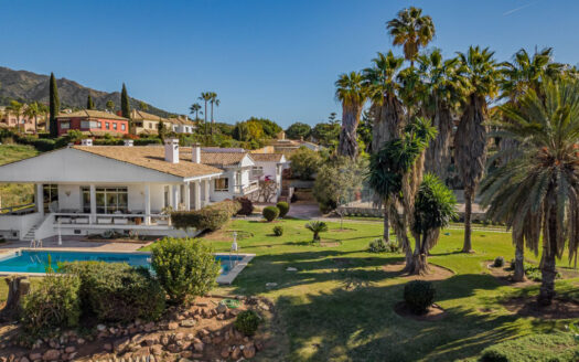 Traditionelle Villa zur Renovierung in La Capellania, Marbella