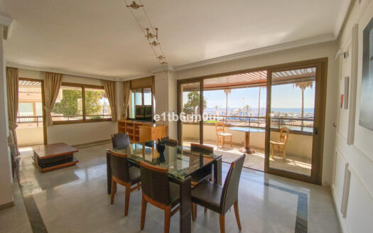 Exklusive Wohnung mit atemberaubendem Meerblick in Marbella