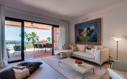 Elegantes Apartment mit Meerblick in Monte Halcones, Benahavis