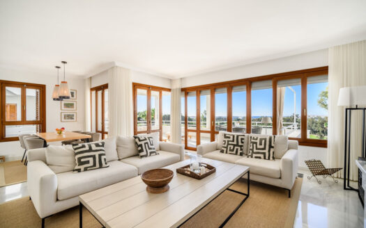 Elegantes Apartment mit Meerblick in Marbella, Costa del Sol