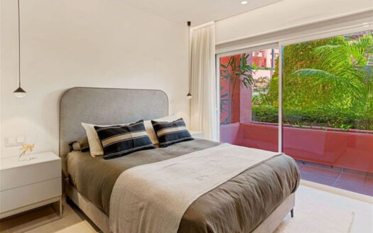 Elegante Erdgeschosswohnung in Costalita mit Meerblick