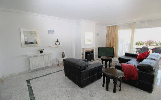 Elegantes Penthouse mit Meerblick in Puerto Banus, Costa del Sol