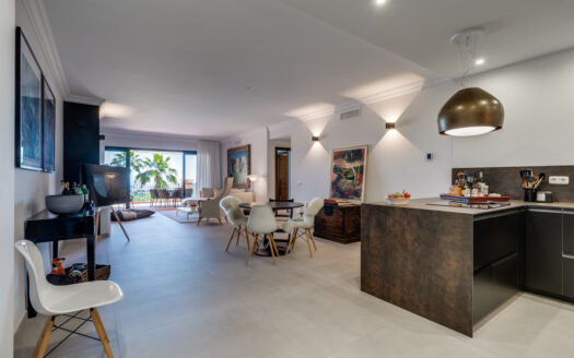 Elegantes Apartment mit Meerblick in Monte Halcones, Benahavis