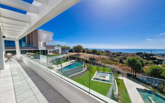 Exklusives Penthouse mit Meerblick in Cabopino, Marbella