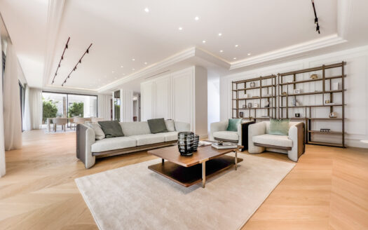 Luxuriöse Villa in Marbella mit atemberaubendem Blick und Stil