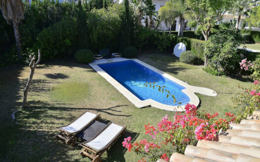 Elegante Villa in Nueva Andalucía – Traumhaus an der Costa del Sol
