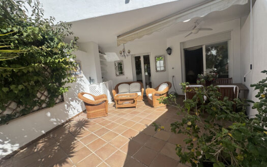 Elegantes Apartment in Marbella Real an der Costa del Sol