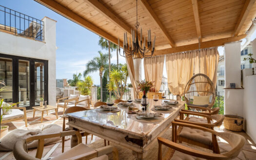 Elegantes Stadthaus im andalusischen Stil in Marbella