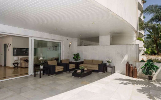 Elegantes Apartment in Puerto Banús, Marbella mit Meerblick