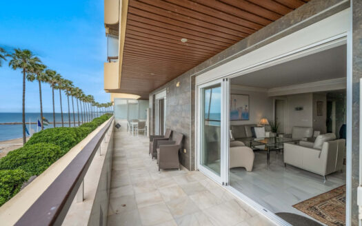 Elegante Wohnung im Herzen von Marbella mit Meerblick