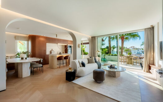 Elegantes Penthouse mit Meerblick in Estepona an der Costa del Sol