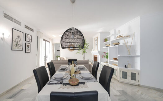 Elegantes Apartment mit Meerblick in Puerto Banús, Marbella