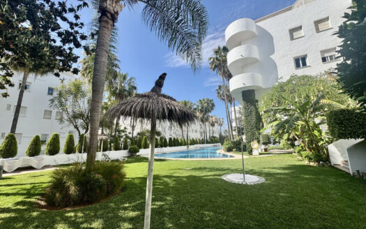 Elegantes Apartment in Marbella Real an der Costa del Sol