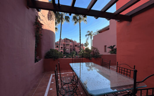 Elegantes Duplex-Penthouse mit Meerblick in Estepona