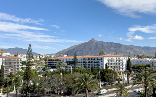 Renoviertes Penthouse in Puerto Banús – Exklusives Küstenleben