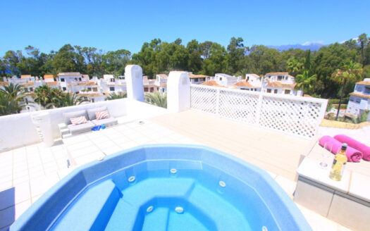 Elegantes Penthouse in Marbella mit atemberaubendem Meerblick