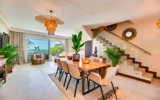 Elegantes Strandtownhouse in El Rosario, Marbella Ost