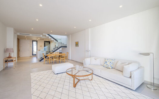 Exklusives Penthouse mit Meerblick in Cabopino