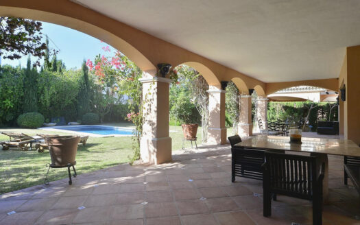 Elegante Villa in Nueva Andalucía – Traumhaus an der Costa del Sol