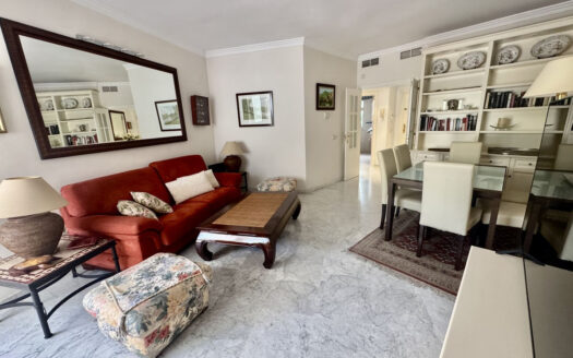Elegantes Apartment in Marbella Real an der Costa del Sol
