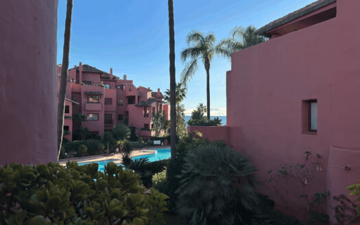 Elegantes Duplex-Penthouse mit Meerblick in Estepona