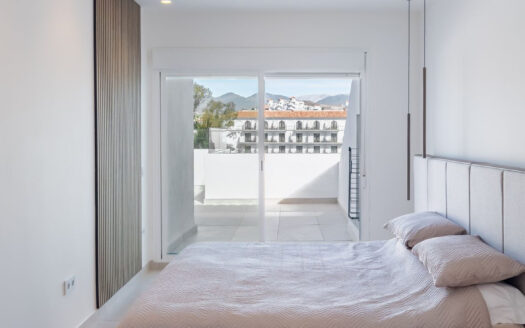 Renoviertes Penthouse in Puerto Banús – Exklusives Küstenleben