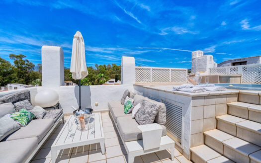 Elegantes Penthouse in Marbella mit atemberaubendem Meerblick