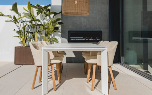 Elegante Doppelhaushälfte mit Meerblick in Marbella