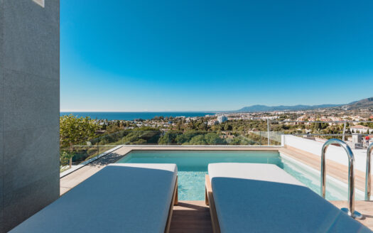 Elegante Doppelhaushälfte mit Meerblick in Marbella