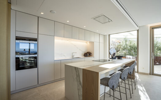 Elegantes Boutique-Apartment in Marbella mit Meerblick