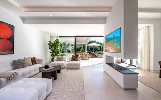Exklusive Villa in Benahavís: Eleganz trifft auf modernen Luxus