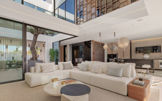 Elegante Villa in Marbella: Exklusives Wohnen an der Costa del Sol