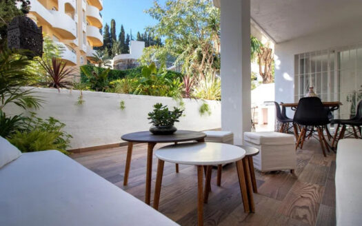 Elegantes Apartment in Marbella mit Meerblick und Komfort