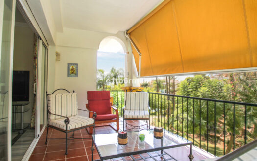 Elegantes Eckapartment an der prestigeträchtigen Golden Mile Marbella
