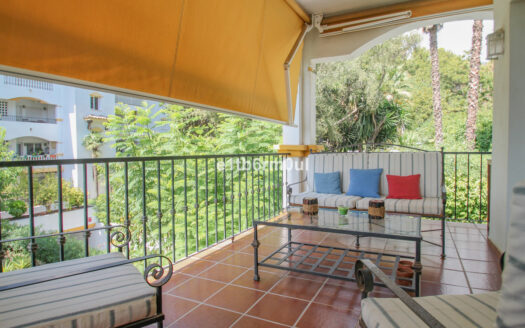 Elegantes Eckapartment an der prestigeträchtigen Golden Mile Marbella