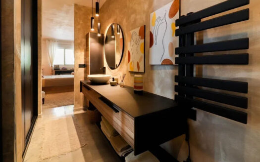 Elegantes Apartment in Marbella mit Meerblick und Komfort