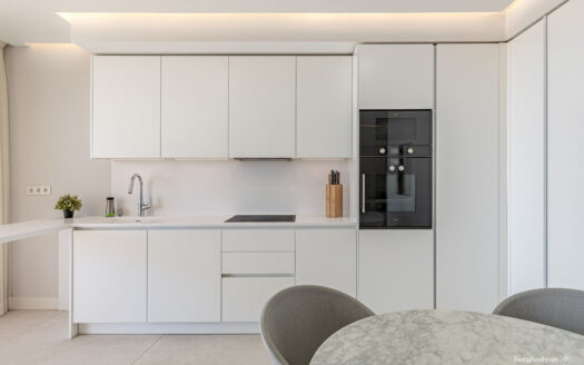 ModerneWohnung mit Meerblick in Estepona an der Costa del Sol