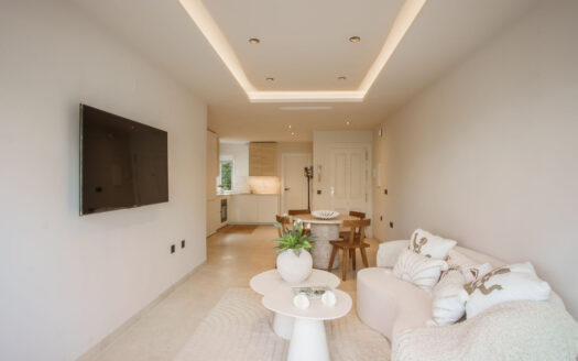 Elegante Wohnung mit Golfblick in La Quinta, Costa del Sol